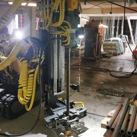 Mannheim Herstellung Mikropfähle im Gebäude